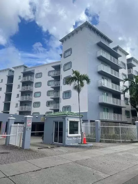 2415 NW 16th St #407-1, Miami, FL 33125
