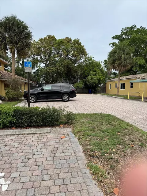 1852 SE 1st Ave, Fort Lauderdale, FL 33316