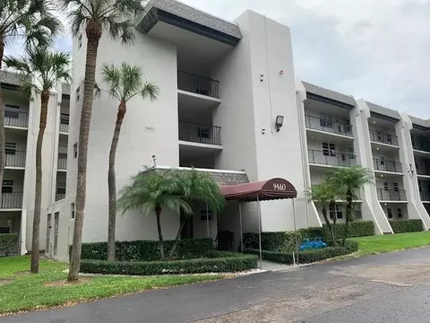 9460 Poinciana Pl #303, Davie, FL 33324