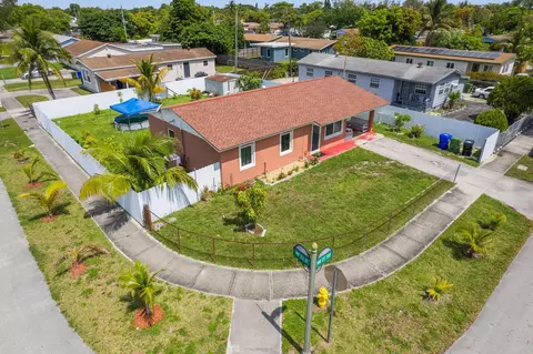 2301 NW 27th Ter, Fort Lauderdale, FL 33311