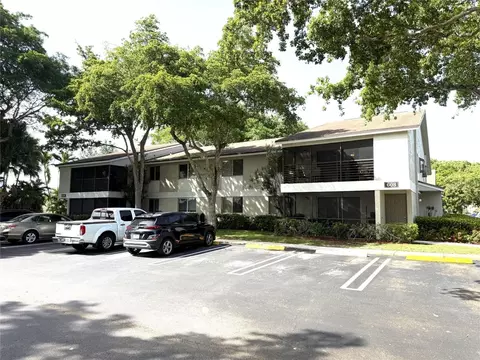 608 Gardens #102, Pompano Beach, FL 33069