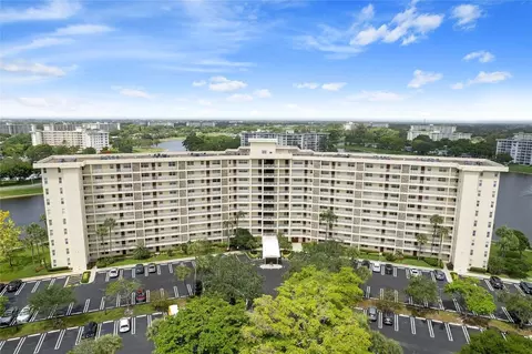 3095 N Course Dr #807, Pompano Beach, FL 33069