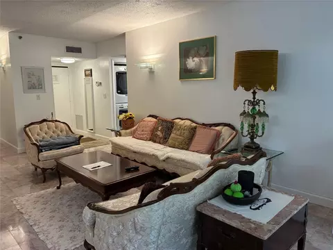 7400 Radice #206, Lauderhill, FL 33319