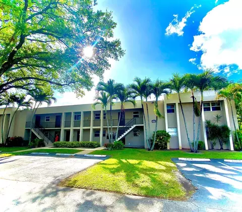 8512 Old Country Mnr #231, Davie, FL 33328