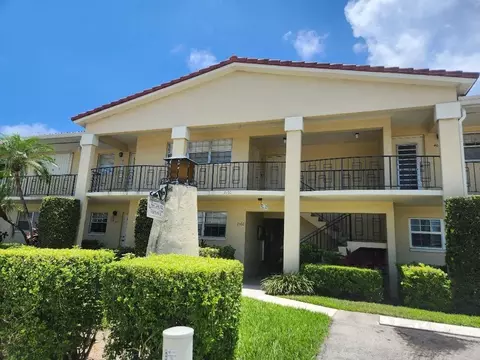 2160 NE 36th #40, Lighthouse Point, FL 33064