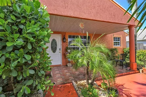 8650 SW 16th, Pembroke Pines, FL 33025