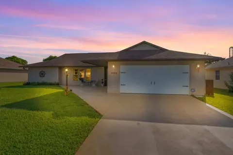 886 S E Odonnell Ln, Port Saint Lucie, FL 34983