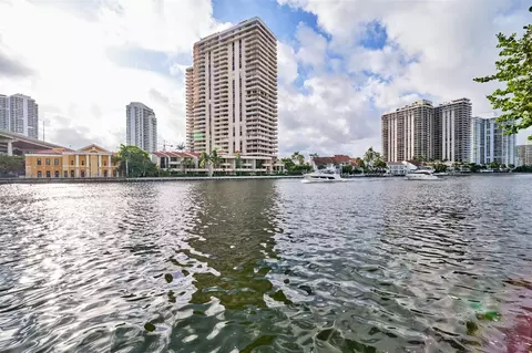19390 Collins Ave #212, Sunny Isles Beach, FL 33160