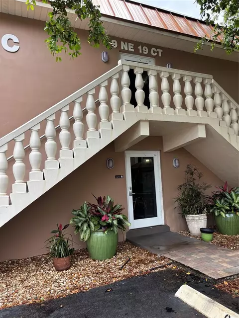 9 NE 19 Ct #102C, Wilton Manors, FL 33305