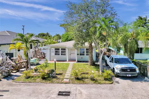 325 NE 21st St, Wilton Manors, FL 33305