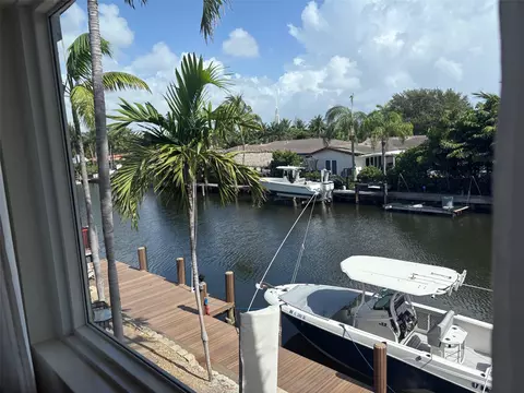 2901 NE 51st St #10, Fort Lauderdale, FL 33308
