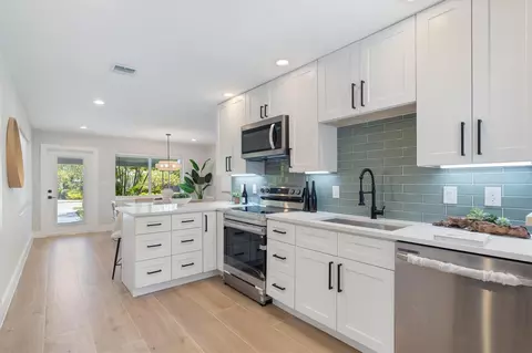 860 NE 34th, Oakland Park, FL 33334