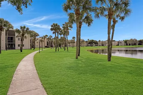 5100 Las Verdes Cir #114, Delray Beach, FL 33484
