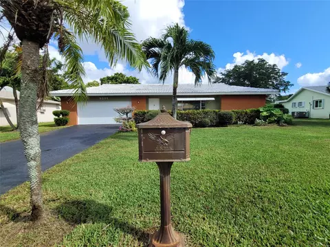 9201 NW 71st St, Tamarac, FL 33321