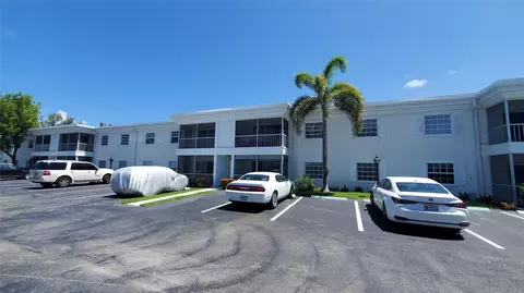 6293 Bay Club Dr #2, Fort Lauderdale, FL 33308