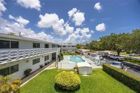 3847 S Circle Dr #11, Hollywood, FL 33021