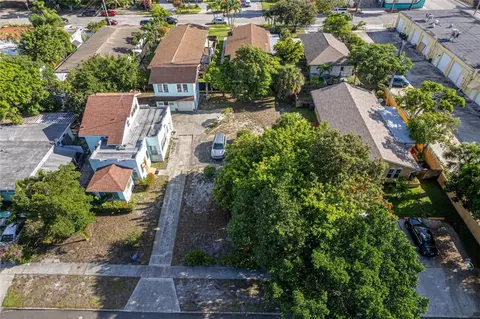 627 Valley Frg, West Palm Beach, FL 33405