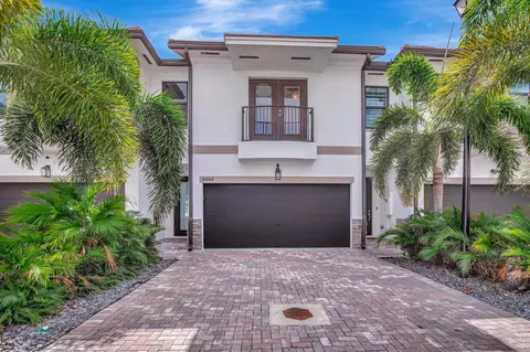 4444 E Aqua Bella Ln, Fort Lauderdale, FL 33312
