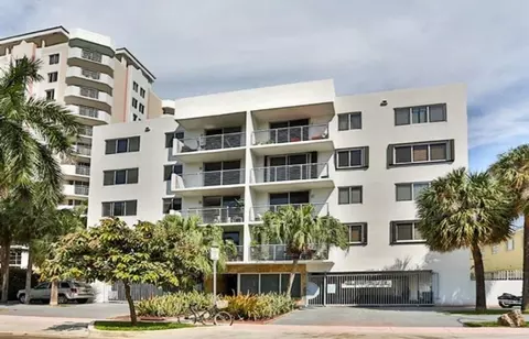 1605 Bay #304, Miami Beach, FL 33139