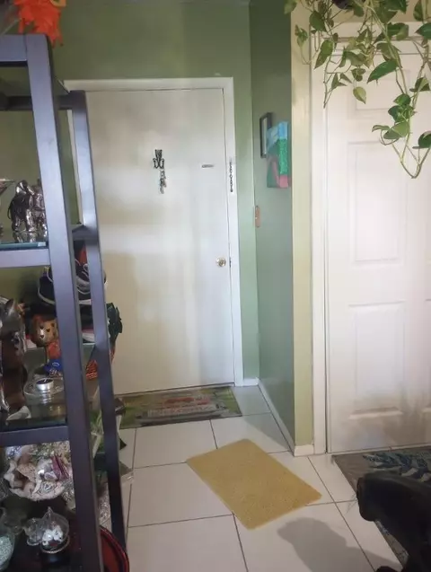 Entry Way - 1250 E Sample Rd #307, Pompano Beach, FL 33064 photo 2 of 3