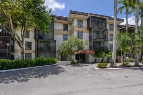 5530 NW 44th St #418C, Lauderhill, FL 33319