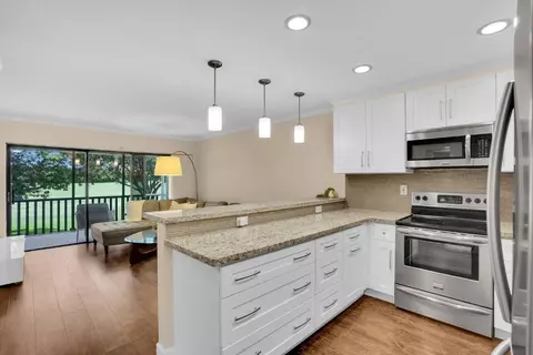 600 Greensward #203, Delray Beach, FL 33445