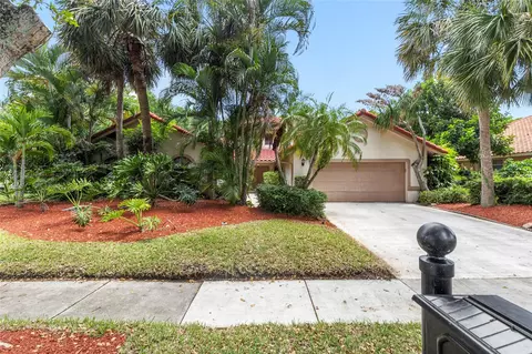2765 NW 29th Dr, Boca Raton, FL 33434