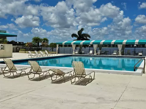 115 Lake Emerald Dr #307, Oakland Park, FL 33309