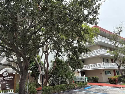 3571 Inverrary Dr #209, Lauderhill, FL 33319