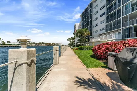 615 N Riverside Dr #PH5, Pompano Beach, FL 33062