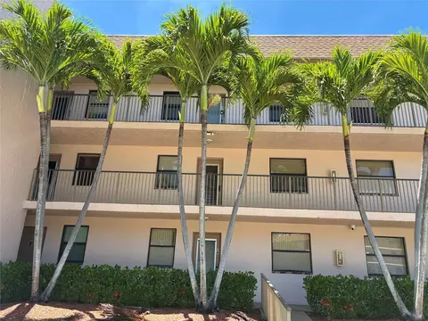10402 Sunrise Lakes Blvd #102, Sunrise, FL 33322