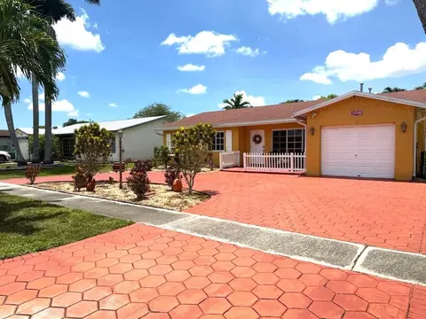 11420 NW 39th Pl, Sunrise, FL 33323