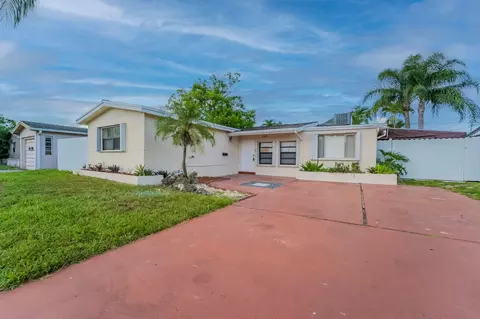 6660 Allen St, Hollywood, FL 33024