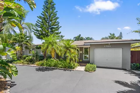 1742 NE 28th Dr, Wilton Manors, FL 33334