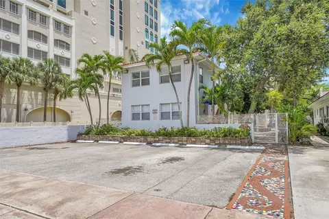 210 Mendoza Ave #3, Coral Gables, FL 33134