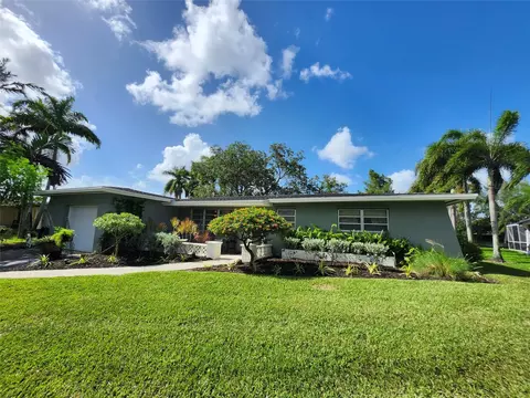 10321 NW 18th, Pembroke Pines, FL 33026