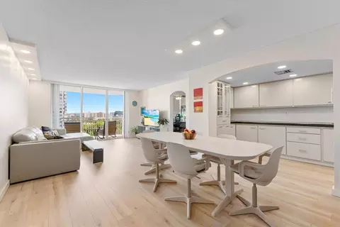18081 Biscayne #902, Aventura, FL 33160