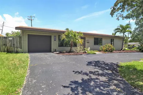 2141 NE 49th St, Lighthouse Point, FL 33064