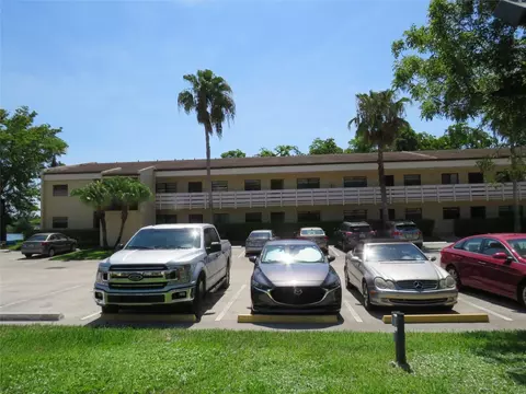 4491 Crystal Lake Dr #203B, Pompano Beach, FL 33064