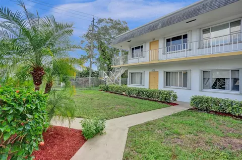 3322 Cynthia Ln #112, Lake Worth Beach, FL 33461