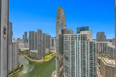 325 S Biscayne Blvd #UPH-14, Miami, FL 33131