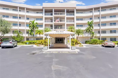 555 Oaks Ln #504, Pompano Beach, FL 33069