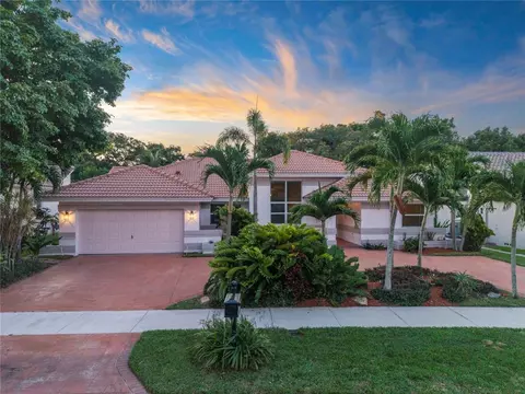 9101 N Southern Orch, Davie, FL 33328