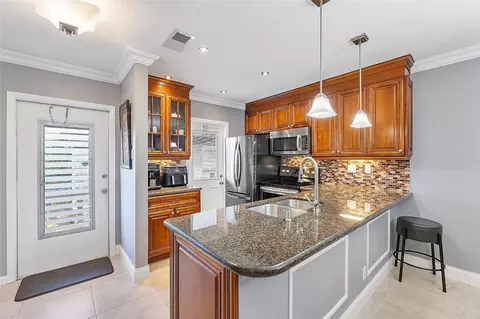 5051 W Oakland Park #301, Lauderdale Lakes, FL 33313