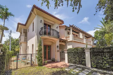 2727 NE 20 Ct, Fort Lauderdale, FL 33305