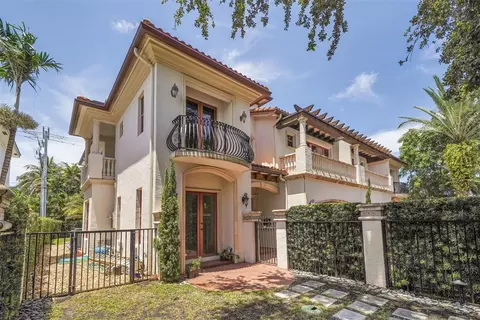 2727 NE 20, Fort Lauderdale, FL 33305