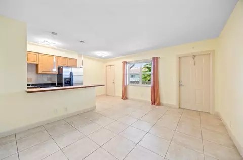 2607 NE 8th #24, Wilton Manors, FL 33334