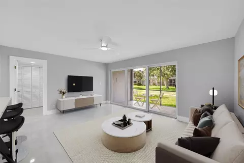 380 NW 69th #106, Plantation, FL 33317