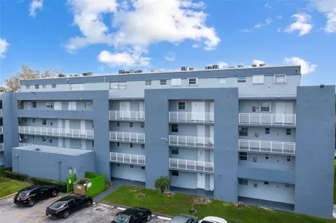 9359 Fontainebleau #F208, Miami, FL 33172