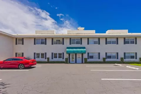 298 SW 6th St #103, Boca Raton, FL 33432